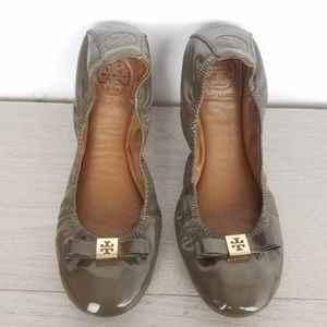 TORY BURCH Ballet Flats Olive Green size 6